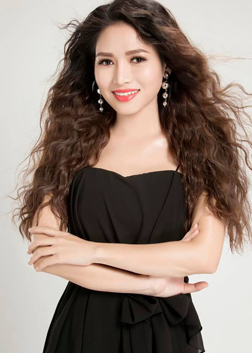 Cô và Hà Trí Quang diễn xuất ăn ý trong các bộ phim nên từng bị đồn phim giả tình thật.