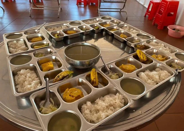 Thông tin mới vụ suất ăn “giảm cân” của học sinh trường quốc tế Thong tin moi vu suat an “giam can” cua hoc sinh truong quoc te