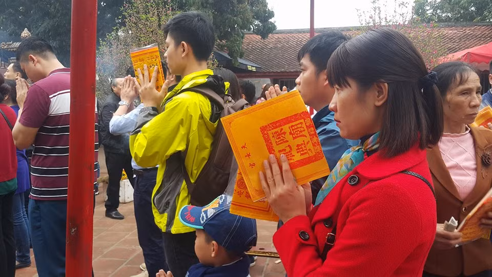 Ấn đền Trần năm nay tiếp tục được làm bằng chất liệu giấy chứ không phải vải như ngày xưa.