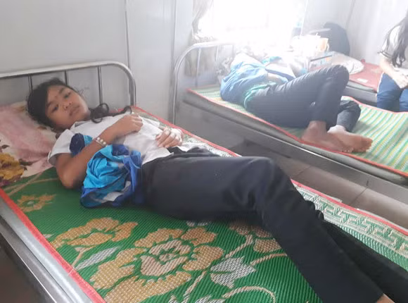Các học sinh điều trị tại bệnh viện.