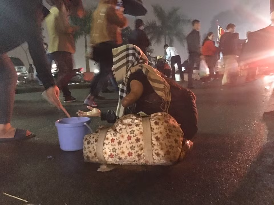 Dù ai cũng biết về tình trạng này, ai cũng hiểu tác động tiêu cực của nó nhưng suốt nhiều năm, việc kiểm soát và xử lí nghiêm minh, kịp thời dường như vẫn bị bỏ ngỏ.