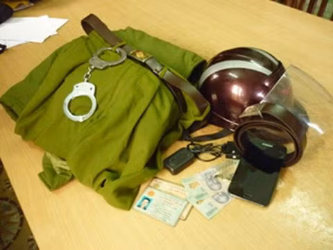 Dong gia cong an lua ca tinh lan tien gai lang