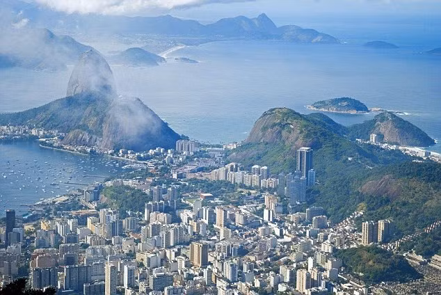 Ông đã hào hứng cổ vũ cho các tuyển thủ của Italy ở thành phố Rio de Janeiro.