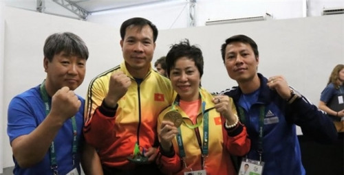 De xuat tang Huan chuong cho xa thu Hoang Xuan Vinh