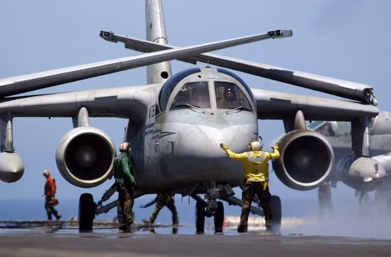 Các máy bay S-3 trang bị hai động cơ phản lực TF34 cho tốc độ tối đa 828km/h ở trần bay cao 6.100m, trong khi ở độ cao thấp là 795km/h, tốc độ trung bình 650km/h, bán kính chiến đấu lên tới 853km.