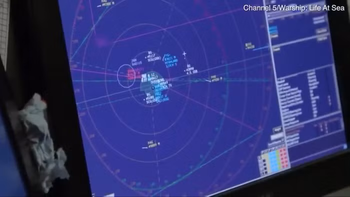 Biện pháp duy nhất mà Nga có thể thực hiện có lẽ vẫn chỉ là theo cách truyền thống, đó là cho máy bay tiêm kích lên ngăn chặn phi cơ hay tàu chiến của NATO đang áp sát căn cứ quân sự của mình.