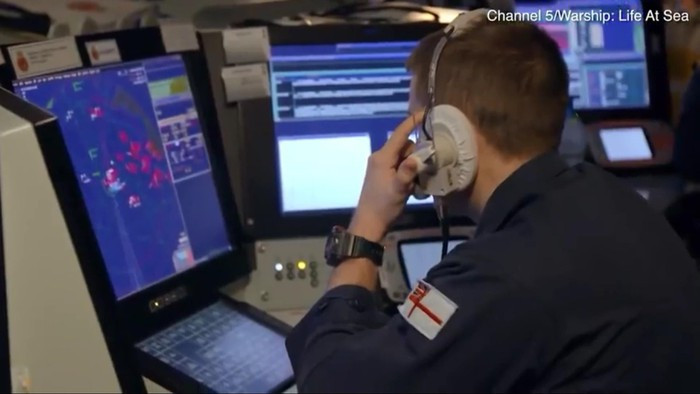 Những chuyến bay của máy bay trinh sát không người lái RQ-4 Global Hawk kết hợp cùng phi cơ trinh sát điện tử như RC-135U, P-8A Poseidon liên tục quần thảo quanh bán đảo Crimea rõ ràng đã có tác dụng đáng kể.