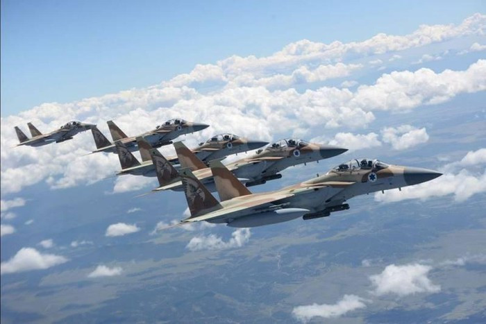 Israel luôn lên tiếng cảnh báo rằng nếu thỏa thuận hạt nhân Iran được tiếp tục thì sớm muộn gì Tehran cũng sản xuất được vũ khí nguyên tử, "đe dọa đến sự tồn vong của Nhà nước Do Thái" và Tel Aviv quyết không để điều này xảy ra.