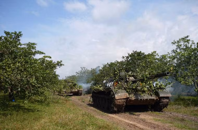 Theo thông số mà Nga công bố thì giáp trước xe tăng dày 120mm, phần thân giày 80mm, đuôi dày 60mm; tháp pháo mặt trước dày 205mm, hông tháp pháo 130mm; mặt nóc thân dày 33-16mm, nóc tháp pháo dày 30mm.