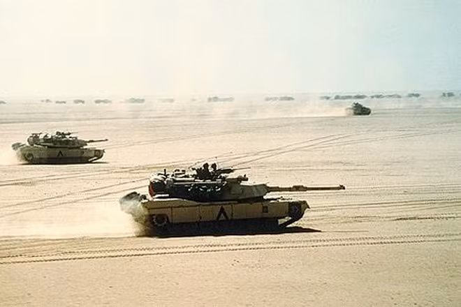 Ví dụ, các xe tăng M1 Abrams đã chiến đấu một cánh “dũng mãnh”, sát cánh cùng Quân đội Mỹ trong Chiến tranh Vùng vịnh lần thứ I, một trận chiến hết sức tàn khốc trong lịch sử Mỹ, một chiến công cực kì vẻ vang.