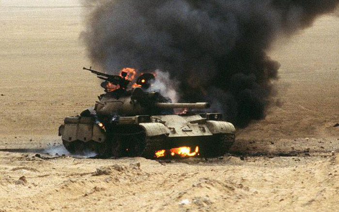 Và cũng trong năm 2003, tiếp tục có sự thương vong đáng tiếc cho Quân đội Mỹ, bao gồm 2 lính Mỹ thiệt mạng do cuộc tấn công của dân quân, làm hỏng một chiếc Abrams và giết họ để lấy nó.