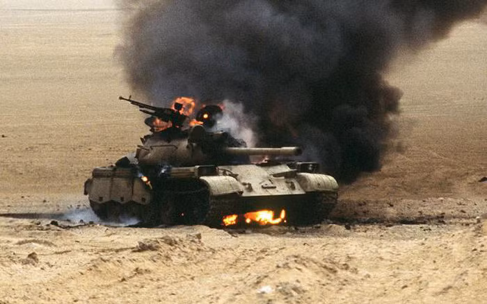 Và cũng trong năm 2003, tiếp tục có sự thương vong đáng tiếc cho Quân đội Mỹ, bao gồm 2 lính Mỹ thiệt mạng do cuộc tấn công của dân quân, làm hỏng một chiếc Abrams và giết họ để lấy nó.