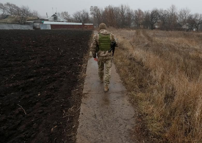 Và có thể thấy rằng, dù là vùng nông thôn nhỏ, đến những cánh đồng lúa mạch cũng đã bị san phẳng hoặc trơ trụi, sự thiếu thốn tại đây có lẽ đã đạt mức tối đa. Nguồn ảnh: Reuters.