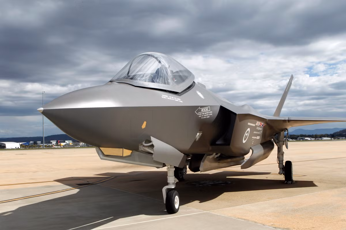 Tiêm kích đa nhiệm F-35 của Mỹ được phát triển bỡi hãng hàng không Lockheed Martin, chúng đã được giới thiệu với công chúng vào năm 2011, và hiện đang thuộc biên chế của Quân đội Mỹ cùng nhiều quân đội của các quốc gia khác trên thế giới. Nguồn ảnh: asiatrategist.org.au.