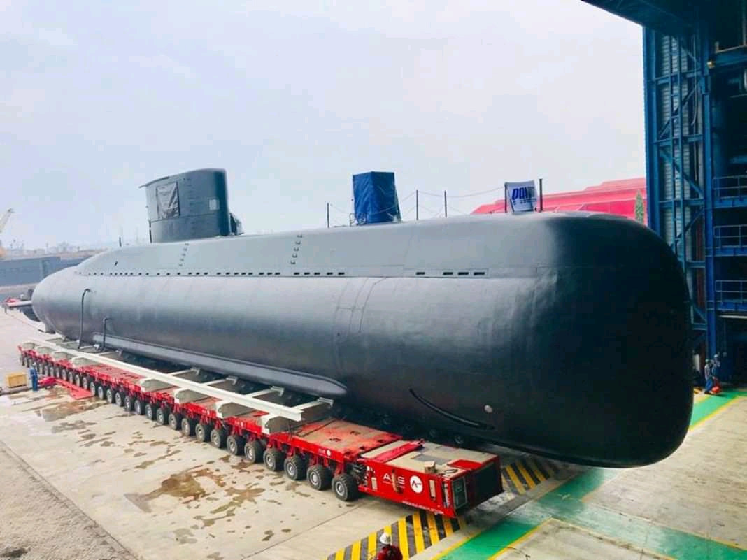 Indonesia đã có một cuộc kết hợp với Hàn Quốc về chuyển giao công nghệ đóng tàu ngầm tấn công với loạt 3 tàu ngầm lớp Nagapasa của Hải Quân Indonesia ( một biến thể nâng cấp của tàu ngầm lớp Chang Bogo của Hàn Quốc).