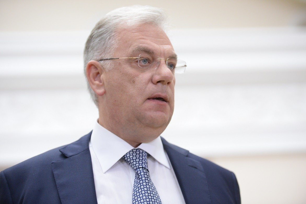 "Khi hệ thống này được chuyển giao cho lực lượng vũ trang Nga đủ số lượng cần thiết, thì cũng có thể được cung cấp để xuất khẩu. Chúng tôi đang cân nhắc Ấn Độ, cũng như Trung Quốc và mọi quốc gia mà chúng tôi có quan hệ đối tác lâu năm có thể dự đoán được là chủ nhân tương lai của hệ thống hiện đại này”, - ông Shugaev nói.