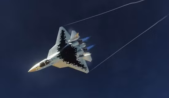 Trần bay của Su-57 được đự đoán vào cỡ 20.000m, đi kèm với tốc độ của nó, có thể nói đây là một chiến đấu cơ có sự linh hoạt và cơ động cao.