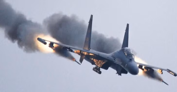 Đặc biệt, động thái từ lực lương PLAAF của Trung Quốc gần đây cũng đã dần chuyển đổi từ “phòng không lãnh thổ” sang thành “các hoạt động tấn công và phòng thủ”, dần dần xây dựng cho mình lực lượng có thể không kích tầm xa, theo báo cáo của Bộ Quốc phòng Mỹ. Nguồn ảnh: Một Thế Giới.