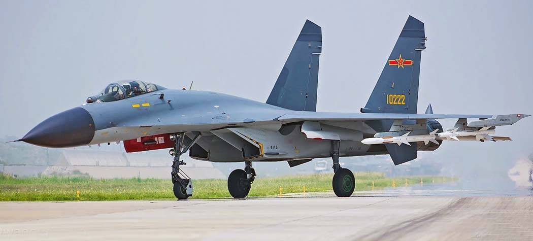 Thế nhưng, tuy các J-11 vượt trội là vậy, nhưng cuối cùng Trung Quốc cũng đã chấm dứt việc sản xuất thêm các tiêm kích này vào năm 2004, và tiến hành sản xuất biến thể mới của nó – tiêm kích J-11B, mẫu tiêm kích được biết tới là “đi ngược” với những gì Trung Quốc đã thoả thuận với Nga. Nguồn ảnh: keywordbasket.com.