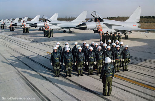 Các số liệu có được ở trên đều là được dựa theo báo cáo thường niên của Bộ Quốc phòng Mỹ về Quân đội Trung Quốc, chúng được công bố vào tháng 11 vừa qua, theo đó, Lực lượng Không quân Quân Giải phóng Nhân dân Trung Quốc (PLAAF) cùng với Hải quân Quân Giải phóng Nhân dân Trung Quốc (PLAN) hiện đang từng bước đẩy mạnh vị thế của mình trên thế giới. Nguồn ảnh: sinodefence.com.