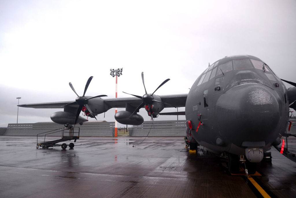 Các máy bay vận tải quân sự MC-130J được phát triển với kích thước đồ sộ, sở hữu chiều dài thân lên đến 29,3m, sải cống rộng tới 39,7m và chiều cao đạt 11,9m. Nguồn ảnh: blastdeflectors.com.