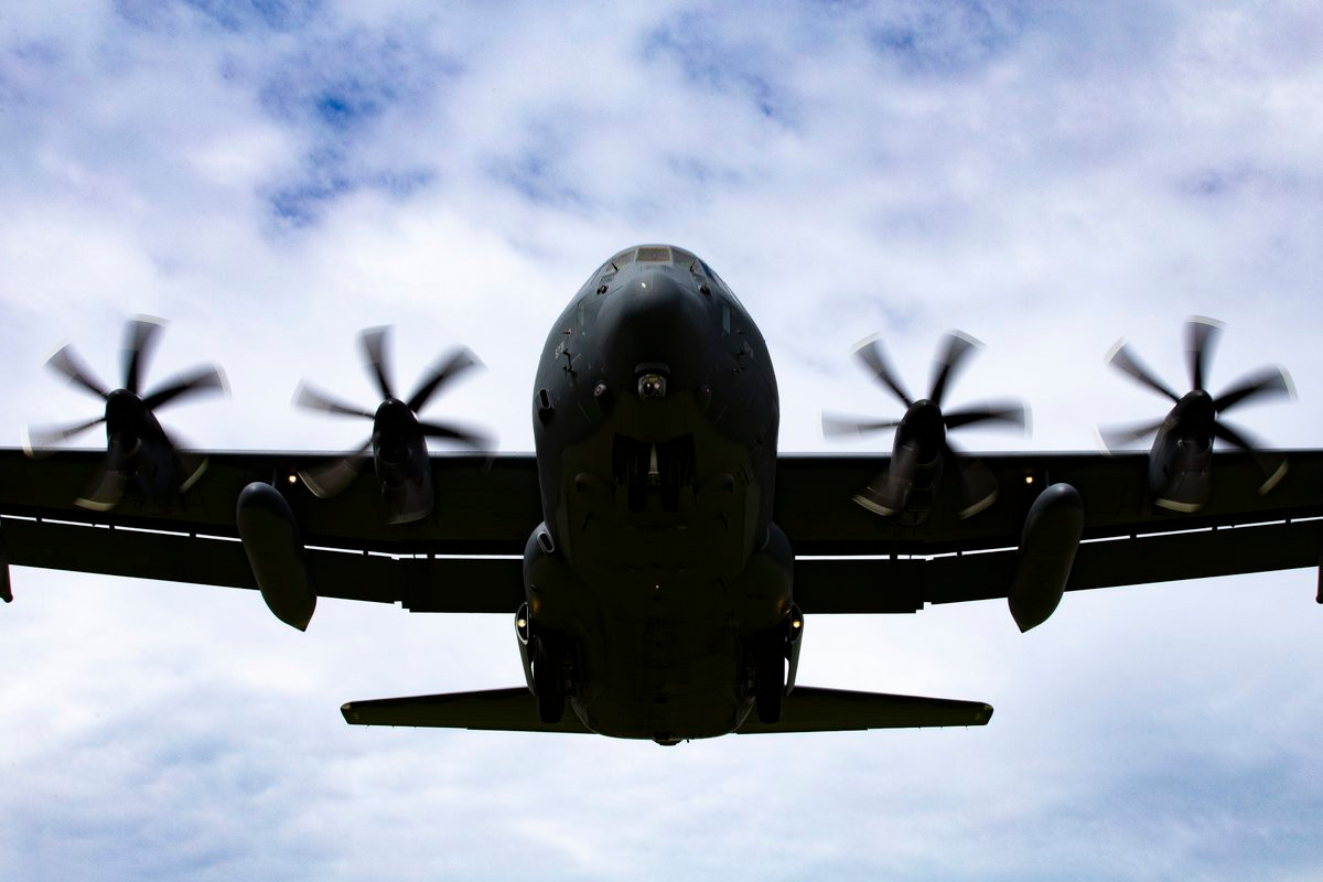 Với “xe tăng bay” MC-130J Commando II, lực lượng AFSOC lúc đó đã có cho mình những chiếc vận tải cơ tuyệt vời, chúng mạnh mẽ hơn, tính năng độc đáo, và đem lại một khả năng tác chiến thực sự hiệu quả. Nguồn ảnh: QQ.