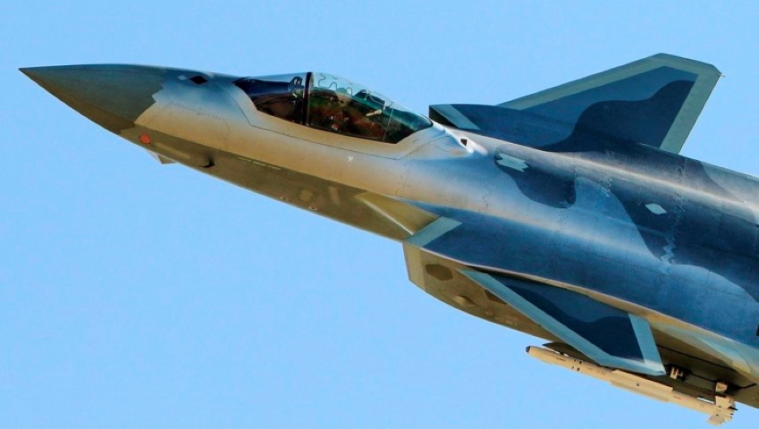 Tải trọng cất cánh tối đa của tiêm kích này đạt 37.000kg, với tối đa là 11.000kg vũ khí trong đó. Vũ trang của tiêm kích này xuất hiện trên 4 điểm cứng dưới thân đi kèm khoang chứa.