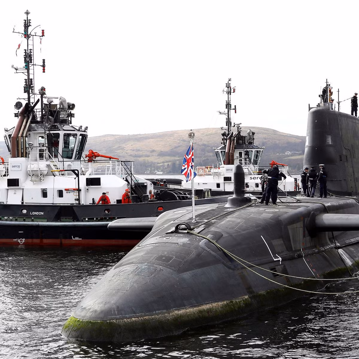 2 lớp tàu này tương tự nhau về kích thước và khả năng tổng thể. Nhưng với lớp tàu Astute của Anh sẽ có một vài ưu điểm thu hút hơn. Ví dụ, không giống như Virginia, khi chiếc cuối cùng trong lớp tàu ngầm Astute của Hải quân Hoàng gia Anh sẽ hoàn thiện và hạ thủy trong vài năm tới.