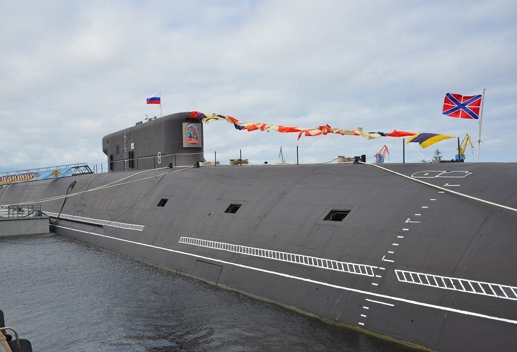 “Các kế hoạch hiện tại cho năm 2022, dự kiến sẽ chuyển giao một tàu ngầm chiến lược - tàu ngầm mang tên lửa Generalissimus Suvorov thuộc lớp Borei-A và một tàu ngầm tấn công, tàu ngầm đa năng Krasnoyarsk thuộc lớp Yasen-M. ”, nguồn tin cho biết.