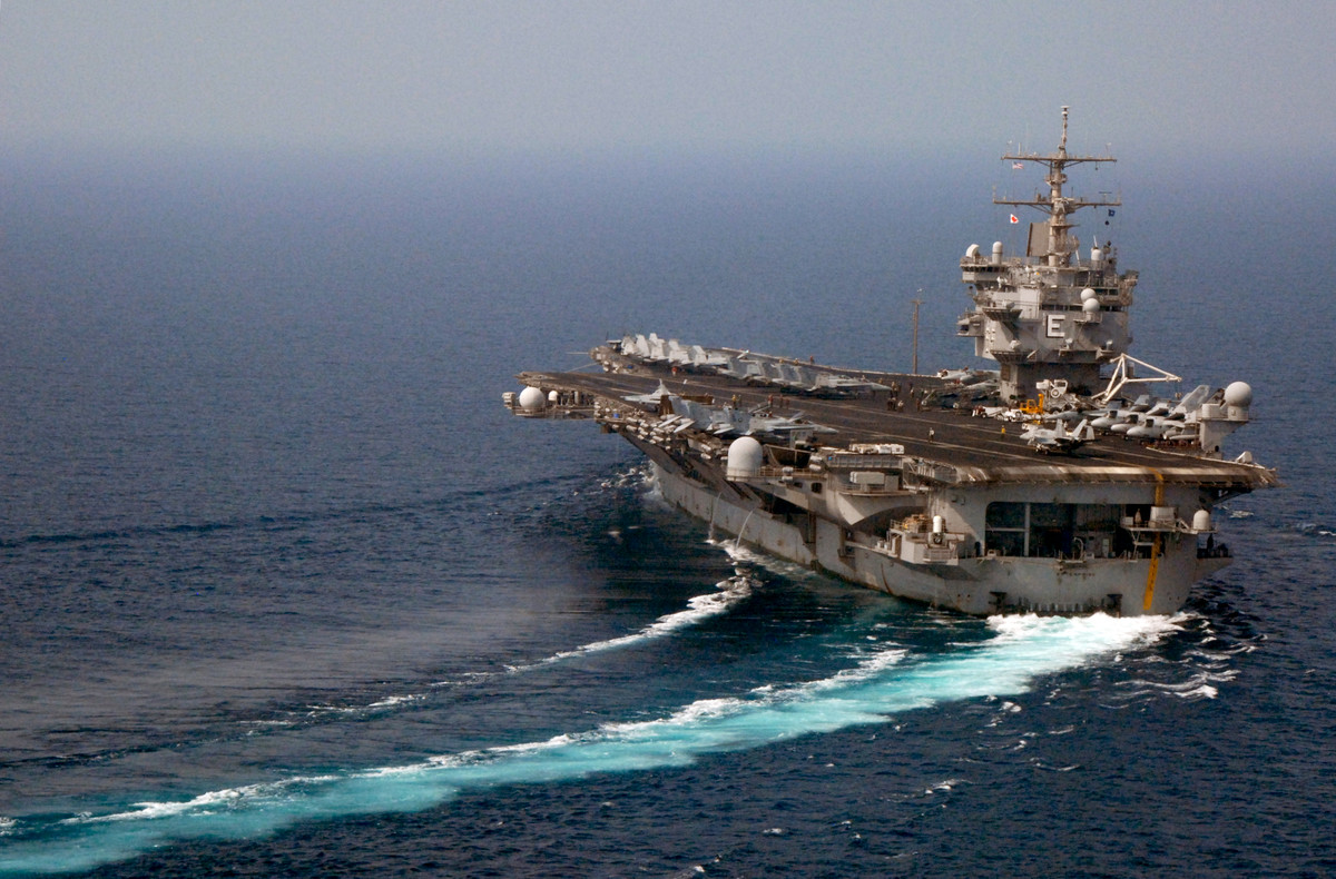 Về USS Enterprise, con tàu được đặt đóng vào tháng 2/1958 và hạ thuỷ vào tháng 9/1960 tại xưởng đóng tàu Newport News Shipbuilding and Drydock Company. Con tàu thực hiện chuyến hải hành đầu tiên vào ngày tháng 1/1962 (sau khi nhập biên chế).