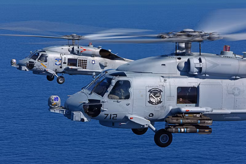 Tuy nhiên, nước này vẫn đề nghị mua thêm 12 chiếc MH-60R Seahawk cùng các thiết bị đi kèm, với tổng giá trị ước tính 985 triệu USD.