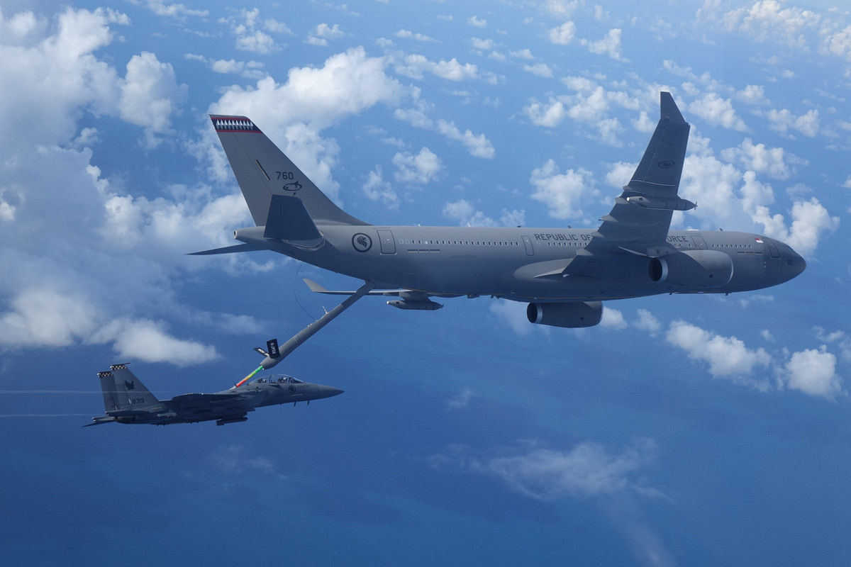 Còn với Lực lượng Không quân Cộng hoà Singapore, hiện lực lượng quân sự này của Singapore đang sở hữu 6 chiếc Airbus A330 MRTT và 5 chiếc KC-130B/H trong biên chế của họ.