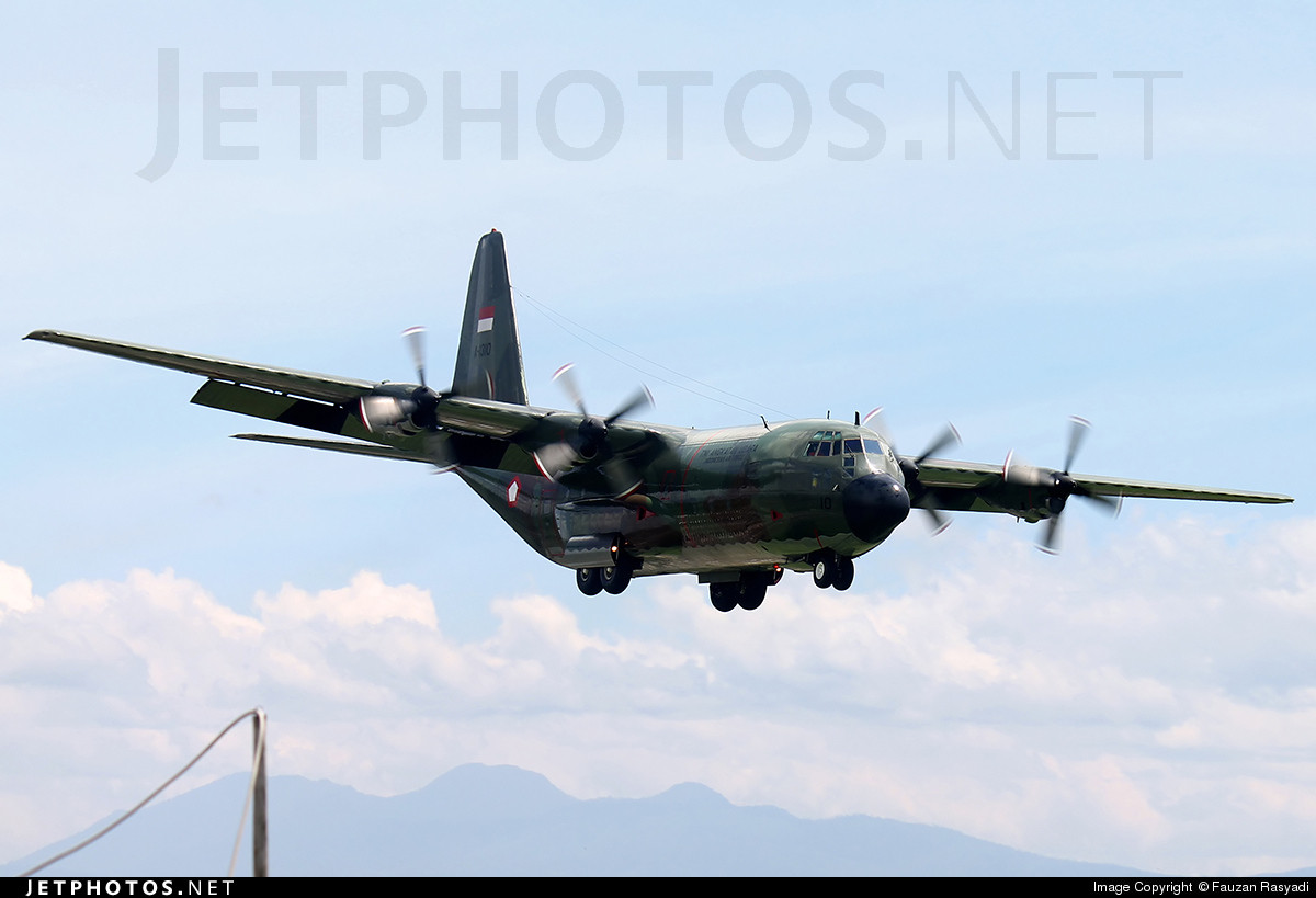 Ngoài ra, dù đã có các hành khách và đội ý tế choán tải, A330 MRTT vẫn tiếp tục mang theo được đến 37 tấn hàng hoá, bao gồm khoảng 27 container LD3 hoặc 8 tấm pallet quân sự.