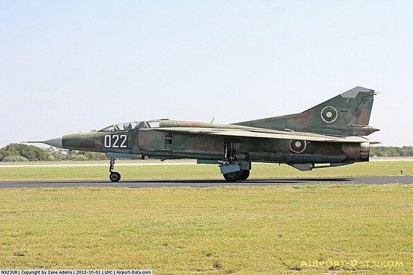 ất cả những chiếc MiG-23 được tháo rời đều và đưa đến Căn cứ không quân Edwards, nơi chúng được kiểm tra cẩn thận. Việc lắp ráp và bay thử diễn ra tại Groom Lake.