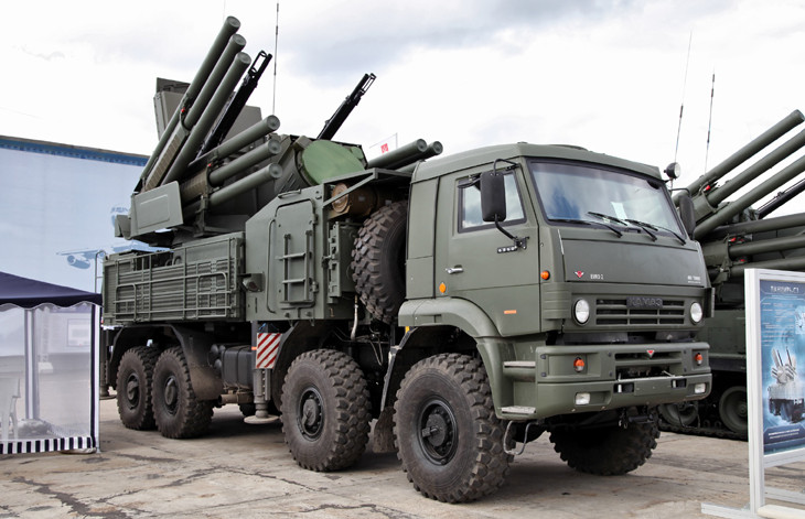 Pantsir-S1 là một vũ khí phòng không tự hành, được thiết kế bởi KBP và nhà máy cơ khí Ulyanovsk của Nga. Pantsir-S1 được chế tạo trên khung của xe tải KAMAZ-6550 (8x8).