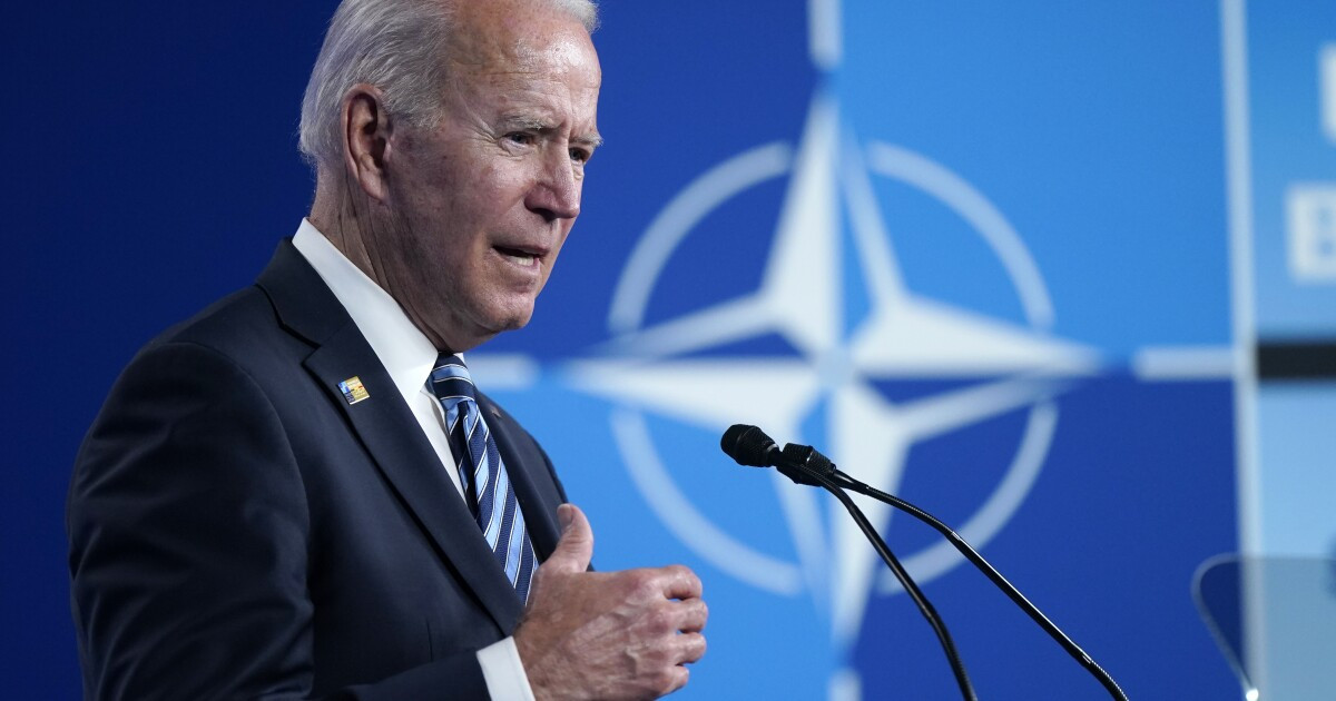 Đồng thời, Tổng thống Mỹ Joe Biden cũng nói rằng, Mỹ sẽ đáp trả bất kỳ hành động nào của Nga đe doạ NATO, kể cả điều này sẽ dẫn đến một cuộc chiến tranh thế giới mới. Nguồn ảnh: Los Angeles Times.