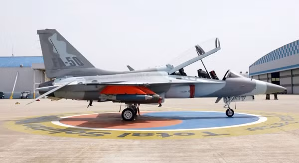 KAI FA-50 là một máy bay chiến đấu đa năng được thiết kế bởi sự hợp tác của Hàn Quốc với Mỹ vào đầu thế kỷ 21 như một máy bay huấn luyện cao cấp/ chiến đấu hạng nhẹ siêu âm. Tiêm kích này được phát triển bởi Korean Aerospace Industries của Hàn Quốc cùng với sự hỗ trợ từ Lockheed Martin của Mỹ, nằm trong khuôn khổ chương trình T-50. 