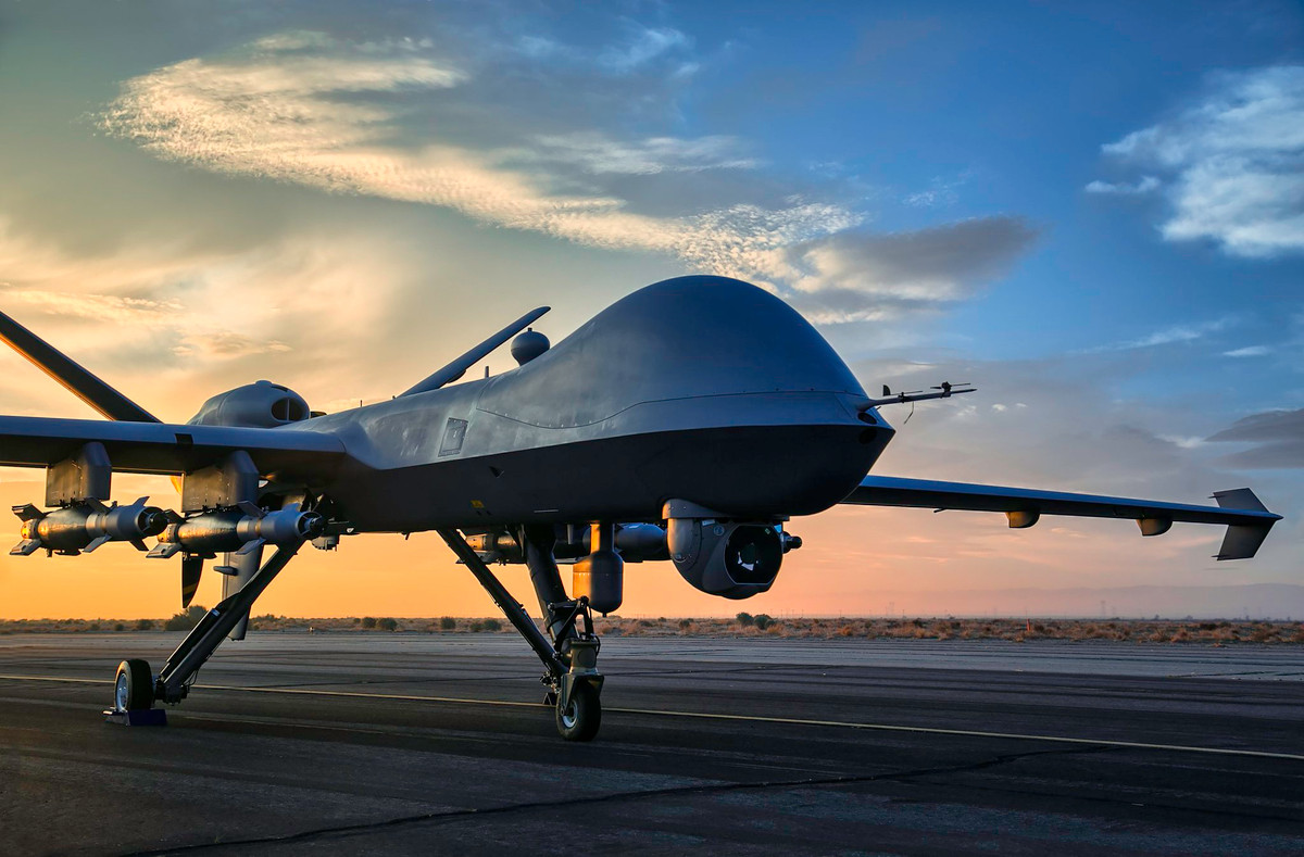 Với số lượng tên lửa Hellfire mà mẫu UAV Mojave này mang theo đã là gấp đôi so với mẫu UAV MQ-1C Grey Eagle trước đây của Mỹ có thể mang, và thậm chí đã vượt tới 4 lần so với mẫu UAV MQ-9 Reaper, đủ cho chúng ta thấy hoả lức của nó mạnh tới cỡ nào. Nguồn ảnh: hispaviacion,es.