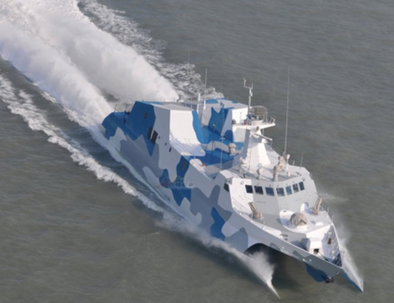 Nhìn chung, tàu chiến Type-022 có thể được mô tả là có khả năng quan sát thấp, có nghĩa là phản xạ radar của nó phải nhỏ hơn đáng kể so với mong đợi đối với một con tàu thông thường cỡ này.