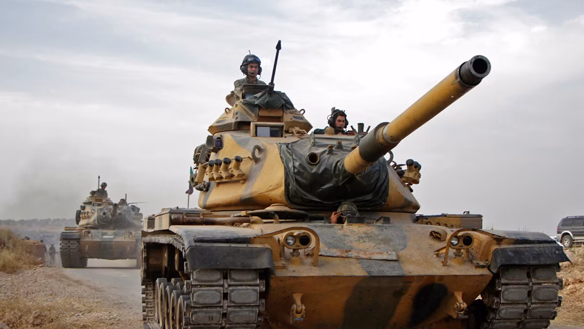 Đặc biệt, những vũ khí Syria gửi đi ở đây đang nói về xe tăng T-90, hệ thống pháo phản lực phóng loạt BM-21 Grad và đơn vị pháo tự hành ACS Gvozdika.