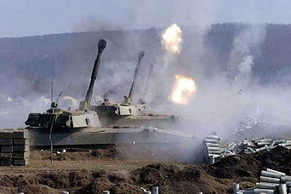 Ngoài ra, với việc được trang bị động cơ YaMZ-238N thì tốc độ tối đa của chúng lên tới 60 km/h trên đường trường, 30 km/h trên địa hình gồ gề. Mang lại tính cơ động cực lớn trên chiến trường. Nguồn ảnh: Pinterest.