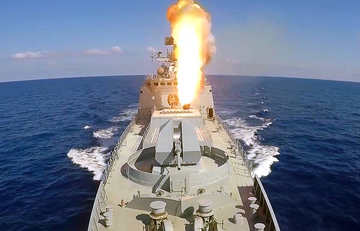 Cụ thể, tàu có 8 giếng phóng UKSK dành cho việc phóng những tên lửa hành trình chống hạm, đối không như Kalibr, Oniks hoặc Zircon – một tên lửa siêu thanh được coi là một “sát thủ hàng không mẫu hạm” của Nga.