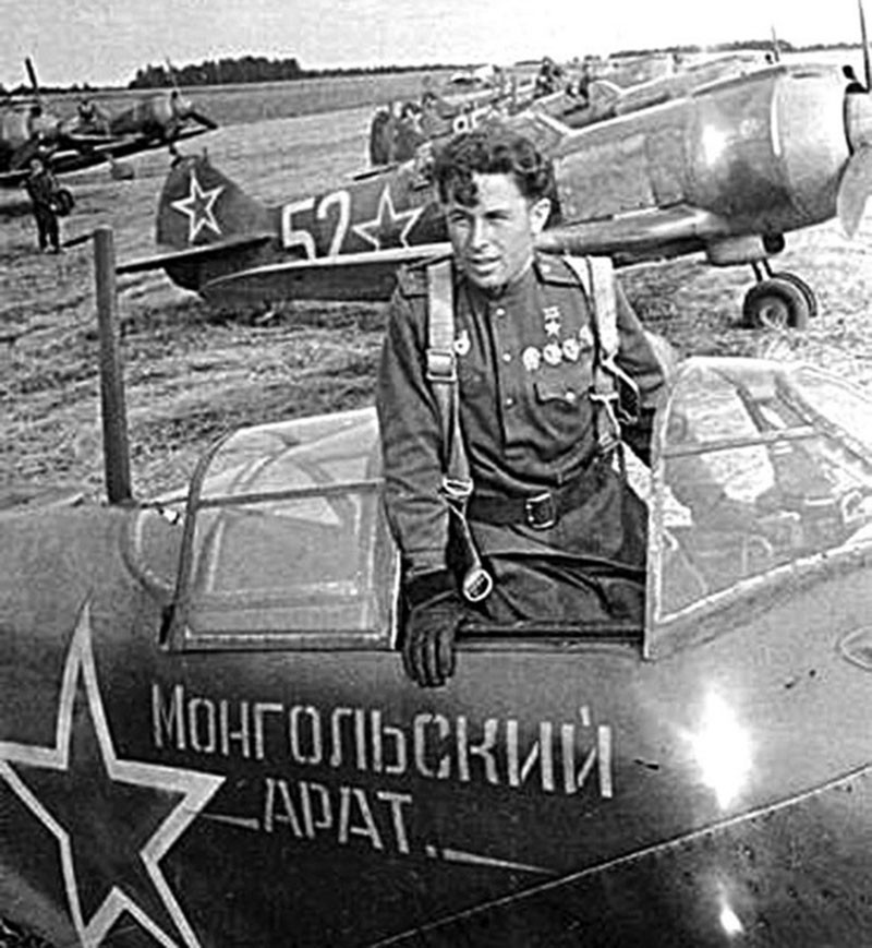 Ngày 25/9 cùng năm, phi đội này đã được bàn giao cho Trung đoàn Cận vệ 2, thuộc Sư đoàn 322 Tiêm kích Hàng không của Hồng quân.