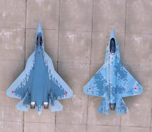 UAC cũng đã tiến hành giới thiệu nguyên mẫu Su-75 Checkmate tại buổi phát sóng của MASK 2021. Theo đó, máy bay chiến đấu chiến thuật hạng nhẹ này sẽ được trang bị những trang thiết bị điện từ hàng không, chiến đấu tân tiến nhất.