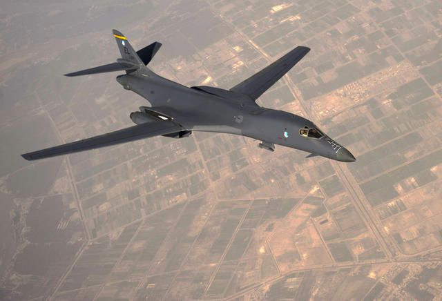 Máy bay ném bom khổng lồ này sở hữu chiều dài thân là 44.5m, sải cánh của nó khi xoè đạt tới 41.8m và cụp vào là 24m, đi kèm với đó là chiều cao 10.4m. Oanh tạc cơ này có thể mang theo tới 25 tấn tải trọng khi cất cánh.