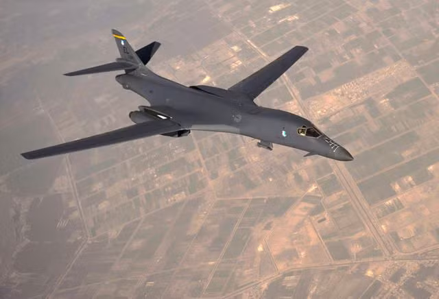 Máy bay ném bom khổng lồ này sở hữu chiều dài thân là 44.5m, sải cánh của nó khi xoè đạt tới 41.8m và cụp vào là 24m, đi kèm với đó là chiều cao 10.4m. Oanh tạc cơ này có thể mang theo tới 25 tấn tải trọng khi cất cánh.