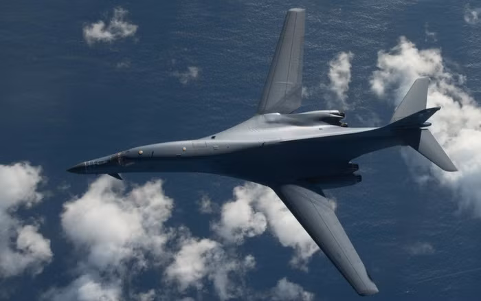 Có lẽ vì vậy, bây giờ đây, Mỹ đang thiết lập hệ thống mới cho B-1 để đảm nhận nhiệm vụ chống lại tàu chiến Nga tại biển Đen. Trong lúc chờ đợi quãng thời gian dài sắp tới để B-21 có thể thay thế hoàn toàn các B-1 “già cỗi”.