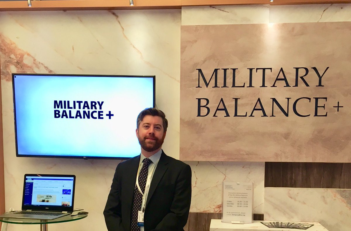 "Việc Triều Tiên quyết định tổ chức triển lãm với đầy đủ thông số của từng vũ khí là điều rất hiếm hoi với đất nước thường chỉ phô diễn khí tài trong các cuộc duyệt binh", Joseph Dempsey, chuyên gia tại Viện Nghiên cứu Chiến lược Quốc tế (IISS) cho biết.