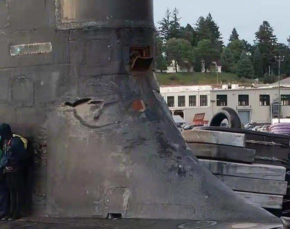 "Hư hại của tàu ngầm Mỹ có thể bắt nguồn từ vật thể nhỏ như tàu lặn không người lái, chứ không phải một tàu ngầm cỡ lớn khác. Sự cố này là lời nhắc nhở hải quân Trung Quốc cần củng cố năng lực giám sát dưới lòng biển", Lý Kiệt nói.