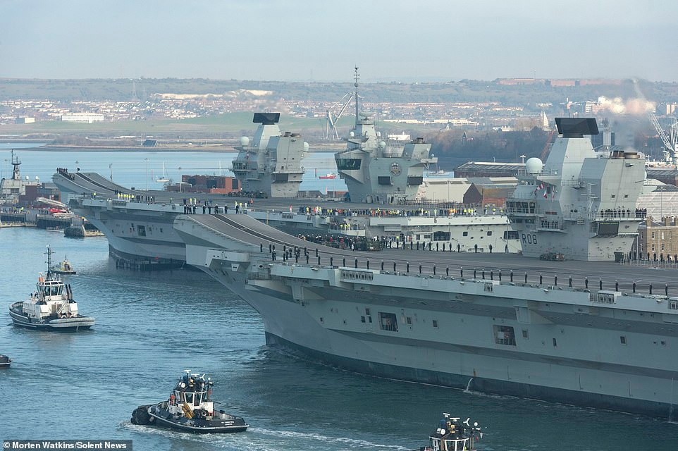 Còn về thời gian nhập biên, đối với chiếc đầu tiên là HMS Queen Elizabeth, hàng không mẫu hạm này được nhập biên Hải quân Hoàng gia Anh vào năm 2017, còn HMS Prince of Wales là năm 2019.